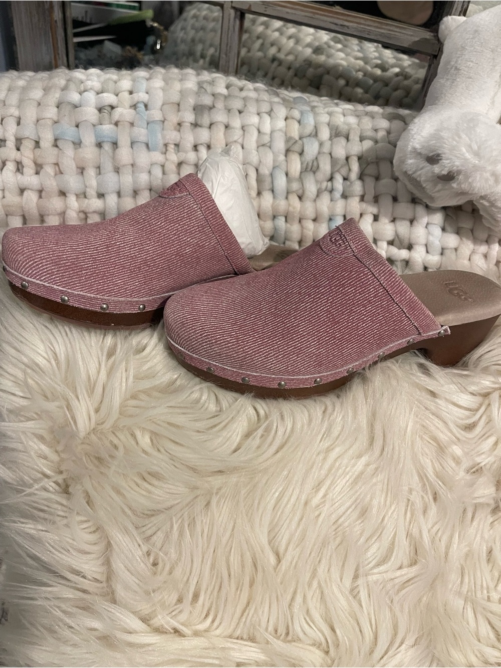 UGG Kids Pink Corduroy Clogs sz 3